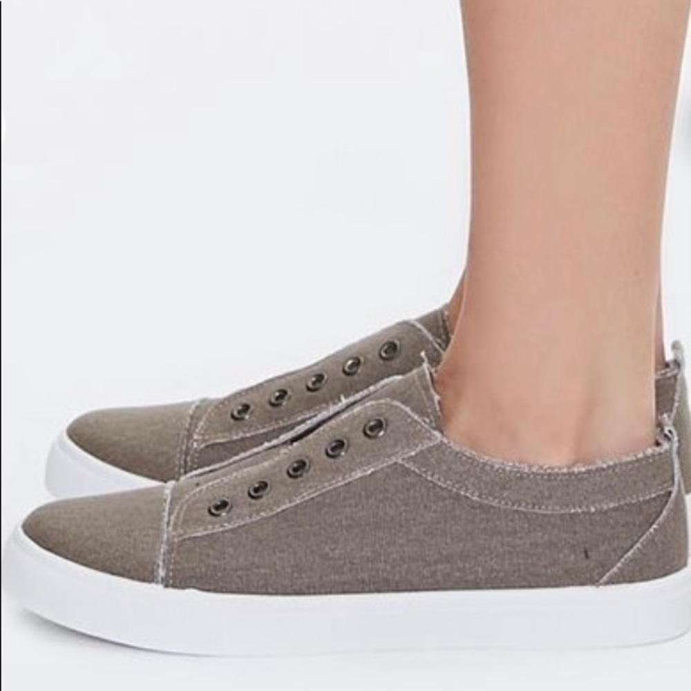 NWT Canvas Sneakers - Picture 2 of 5